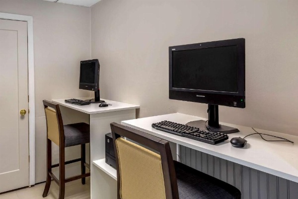 Comfort Inn Hyannis - Cape Cod image 26